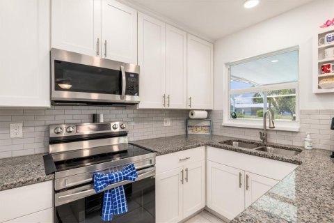 Villa ou maison à vendre à Punta Gorda, Floride: 2 chambres, 106.65 m2 № 2345157 - photo 8