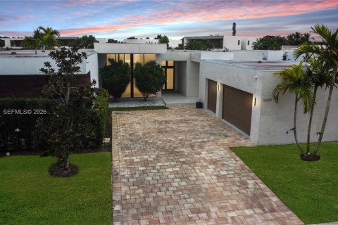 Дом в Уэстон, Флорида 6 спален, 453.46м2 № 2026602