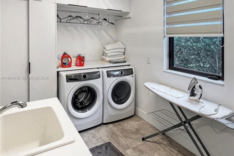 Купить виллу или дом в Уэстон, Флорида 6 спален, 453.46м2, № 2026602 - фото 28