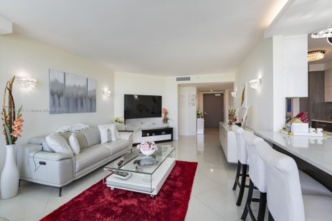Condo in Sunny Isles Beach, Florida, 2 bedrooms  № 1798849 - photo 9