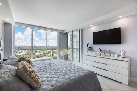 Condo in Sunny Isles Beach, Florida, 2 bedrooms  № 1798849 - photo 14