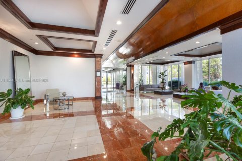 Condo in Sunny Isles Beach, Florida, 2 bedrooms  № 1798849 - photo 23