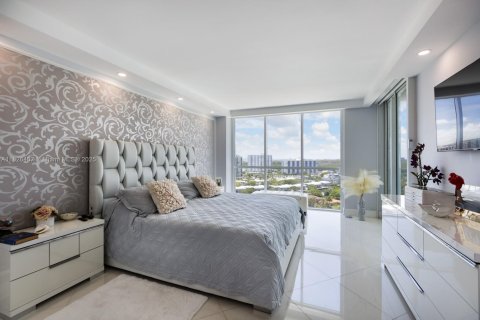 Condo in Sunny Isles Beach, Florida, 2 bedrooms  № 1798849 - photo 13