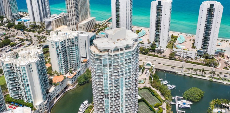 Condo in Sunny Isles Beach, Florida, 2 bedrooms  № 1798849