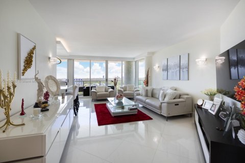Condo in Sunny Isles Beach, Florida, 2 bedrooms  № 1798849 - photo 4