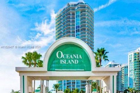 Condo in Sunny Isles Beach, Florida, 2 bedrooms  № 1798849 - photo 30