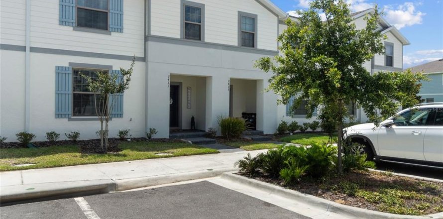 Adosado en Kissimmee, Florida 5 dormitorios, 210.24 m2 № 2313040