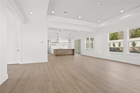 House in Apopka, Florida 6 bedrooms, 317.08 sq.m. № 2126203 - photo 13