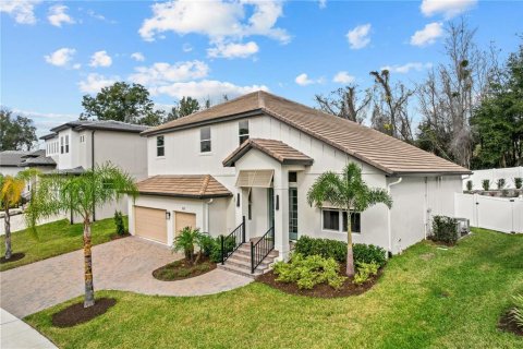 House in Apopka, Florida 6 bedrooms, 317.08 sq.m. № 2126203 - photo 7