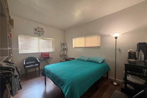 House in North Miami Beach, Florida 3 bedrooms, 173.17 sq.m. № 2381541 - photo 20