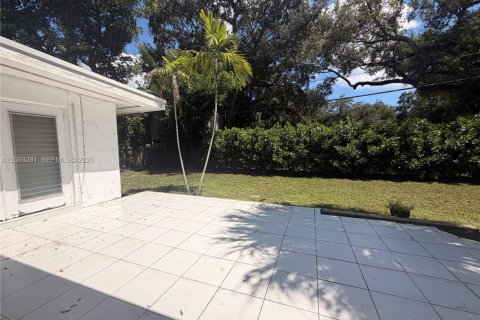 House in North Miami Beach, Florida 3 bedrooms, 173.17 sq.m. № 2381541 - photo 30