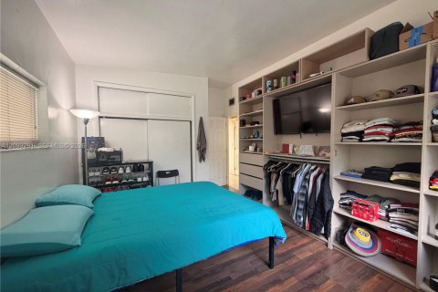 House in North Miami Beach, Florida 3 bedrooms, 173.17 sq.m. № 2381541 - photo 22