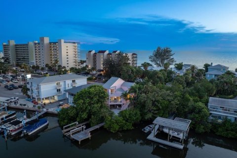 Casa en venta en Indian Shores, Florida, 6 dormitorios, 427.54 m2 № 1300220 - foto 12
