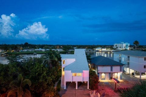 Casa en venta en Indian Shores, Florida, 6 dormitorios, 427.54 m2 № 1300220 - foto 13