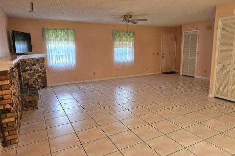 Villa ou maison à vendre à Kissimmee, Floride: 3 chambres, 173.63 m2 № 2317439 - photo 8