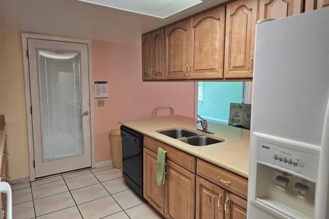 Villa ou maison à vendre à Kissimmee, Floride: 3 chambres, 173.63 m2 № 2317439 - photo 20