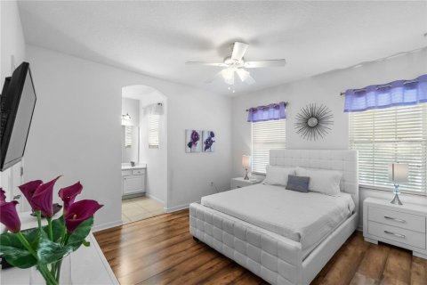 House in Davenport, Florida 6 bedrooms, 337.42 sq.m. № 2349672 - photo 23