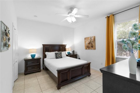 House in Davenport, Florida 6 bedrooms, 337.42 sq.m. № 2349672 - photo 15