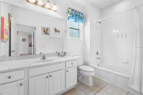 House in Davenport, Florida 6 bedrooms, 337.42 sq.m. № 2349672 - photo 27
