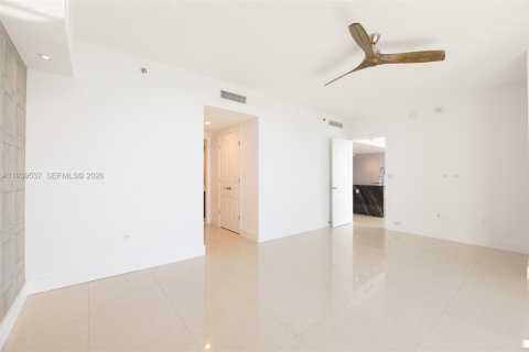 Copropriété à louer à Miami, Floride: 3 chambres, 169.55 m2 № 1997579 - photo 15