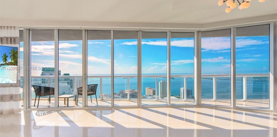 Condo à Miami, Floride, 3 chambres  № 1997579
