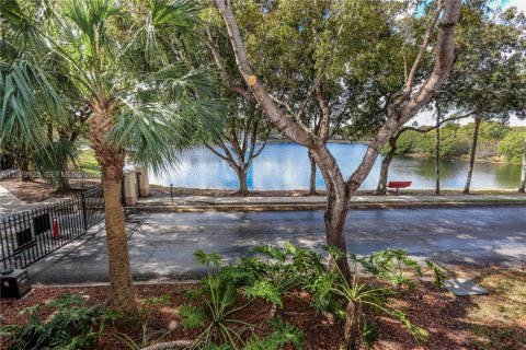 Купить кондоминиум в Мирамар, Флорида 3 спальни, 134.71м2, № 2046258 - фото 6