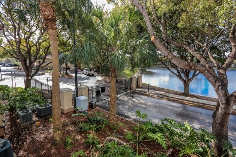 Купить кондоминиум в Мирамар, Флорида 3 спальни, 134.71м2, № 2046258 - фото 7