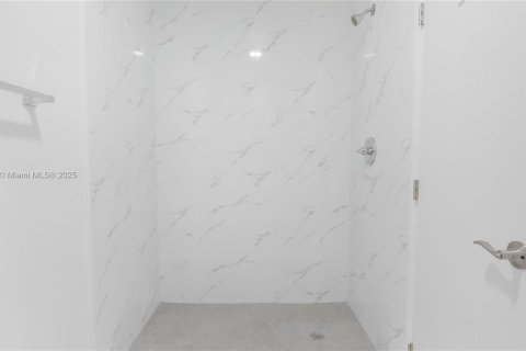 Casa en venta en Pompano Beach, Florida, 4 dormitorios, 140.1 m2 № 1948272 - foto 15