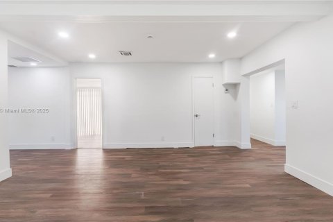 Casa en venta en Pompano Beach, Florida, 4 dormitorios, 140.1 m2 № 1948272 - foto 9