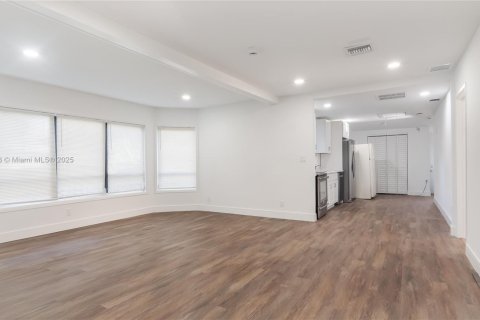 Casa en venta en Pompano Beach, Florida, 4 dormitorios, 140.1 m2 № 1948272 - foto 6