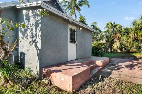 Casa en venta en Pompano Beach, Florida, 4 dormitorios, 140.1 m2 № 1948272 - foto 22
