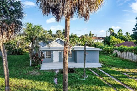 Casa en venta en Pompano Beach, Florida, 4 dormitorios, 140.1 m2 № 1948272 - foto 2