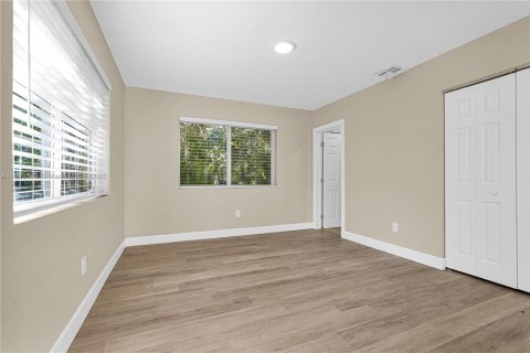 Duplex à louer à Biscayne Park, Floride: 2 chambres, 92.9 m2 № 1794836 - photo 16