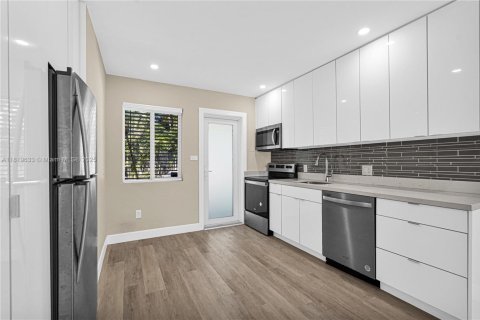 Duplex à louer à Biscayne Park, Floride: 2 chambres, 92.9 m2 № 1794836 - photo 11