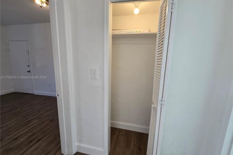 Condominio en venta en Miami Beach, Florida, 1 dormitorio, 55 m2 № 1456433 - foto 13