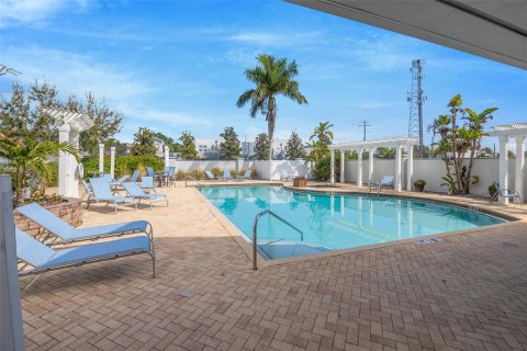 Townhouse in Tampa, Florida 3 bedrooms, 199.74 sq.m. № 2101973 - photo 30