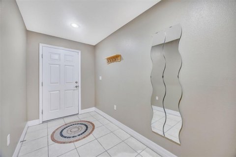 Townhouse in Tampa, Florida 3 bedrooms, 199.74 sq.m. № 2101973 - photo 3
