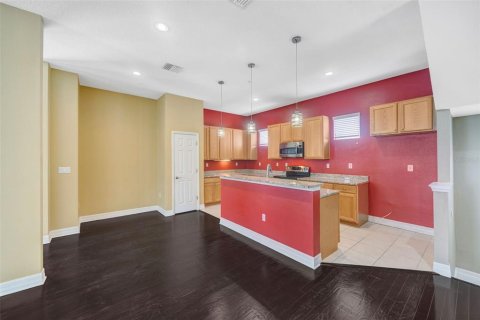 Townhouse in Tampa, Florida 3 bedrooms, 199.74 sq.m. № 2101973 - photo 13