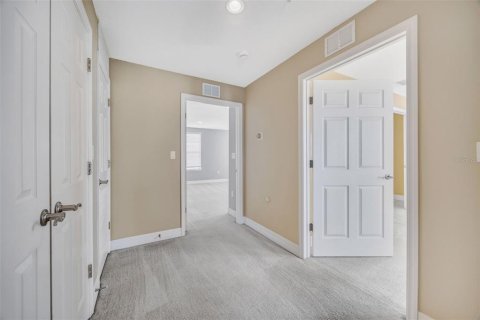 Townhouse in Tampa, Florida 3 bedrooms, 199.74 sq.m. № 2101973 - photo 18