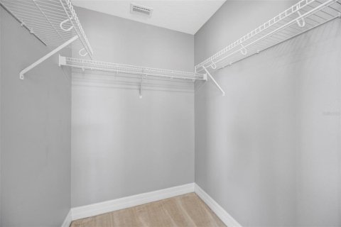 Townhouse in Tampa, Florida 3 bedrooms, 199.74 sq.m. № 2101973 - photo 21