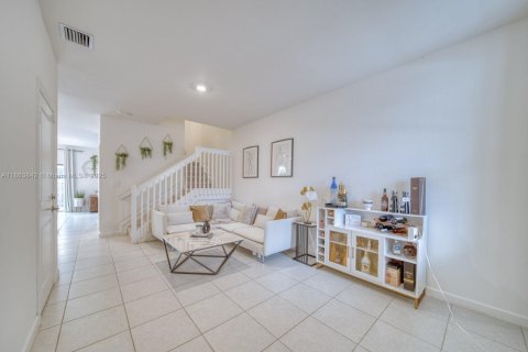 Townhouse in Homestead, Florida 3 bedrooms, 157.47 sq.m. № 1891617 - photo 14