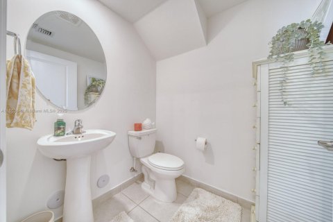 Townhouse in Homestead, Florida 3 bedrooms, 157.47 sq.m. № 1891617 - photo 12