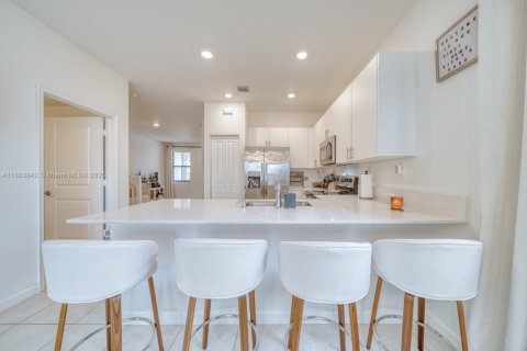 Townhouse in Homestead, Florida 3 bedrooms, 157.47 sq.m. № 1891617 - photo 7