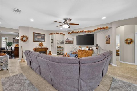 Villa ou maison à vendre à Clermont, Floride: 4 chambres, 267.56 m2 № 2396055 - photo 12