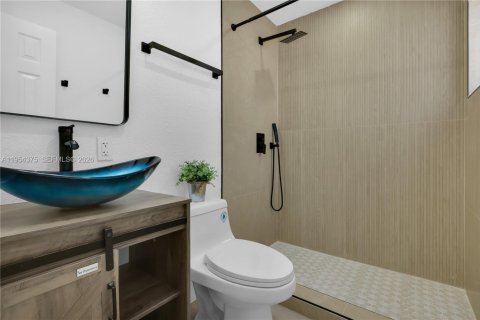 Villa ou maison à vendre à Hollywood, Floride: 4 chambres, 144.74 m2 № 2024251 - photo 11