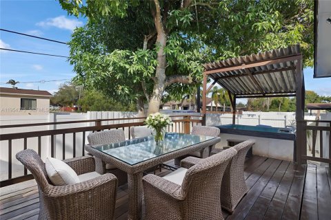 Villa ou maison à vendre à Hollywood, Floride: 4 chambres, 144.74 m2 № 2024251 - photo 12