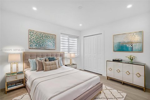 Villa ou maison à vendre à Hollywood, Floride: 4 chambres, 144.74 m2 № 2024251 - photo 7