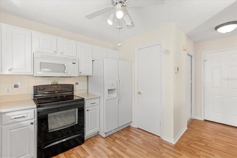 Villa ou maison à vendre à The Villages, Floride: 2 chambres, 102.01 m2 № 1591474 - photo 6
