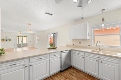 Villa ou maison à vendre à The Villages, Floride: 2 chambres, 102.01 m2 № 1591474 - photo 3