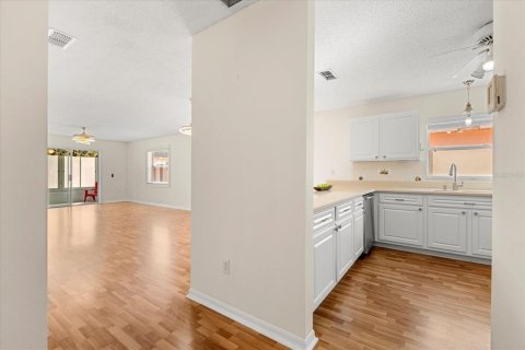 Villa ou maison à vendre à The Villages, Floride: 2 chambres, 102.01 m2 № 1591474 - photo 7